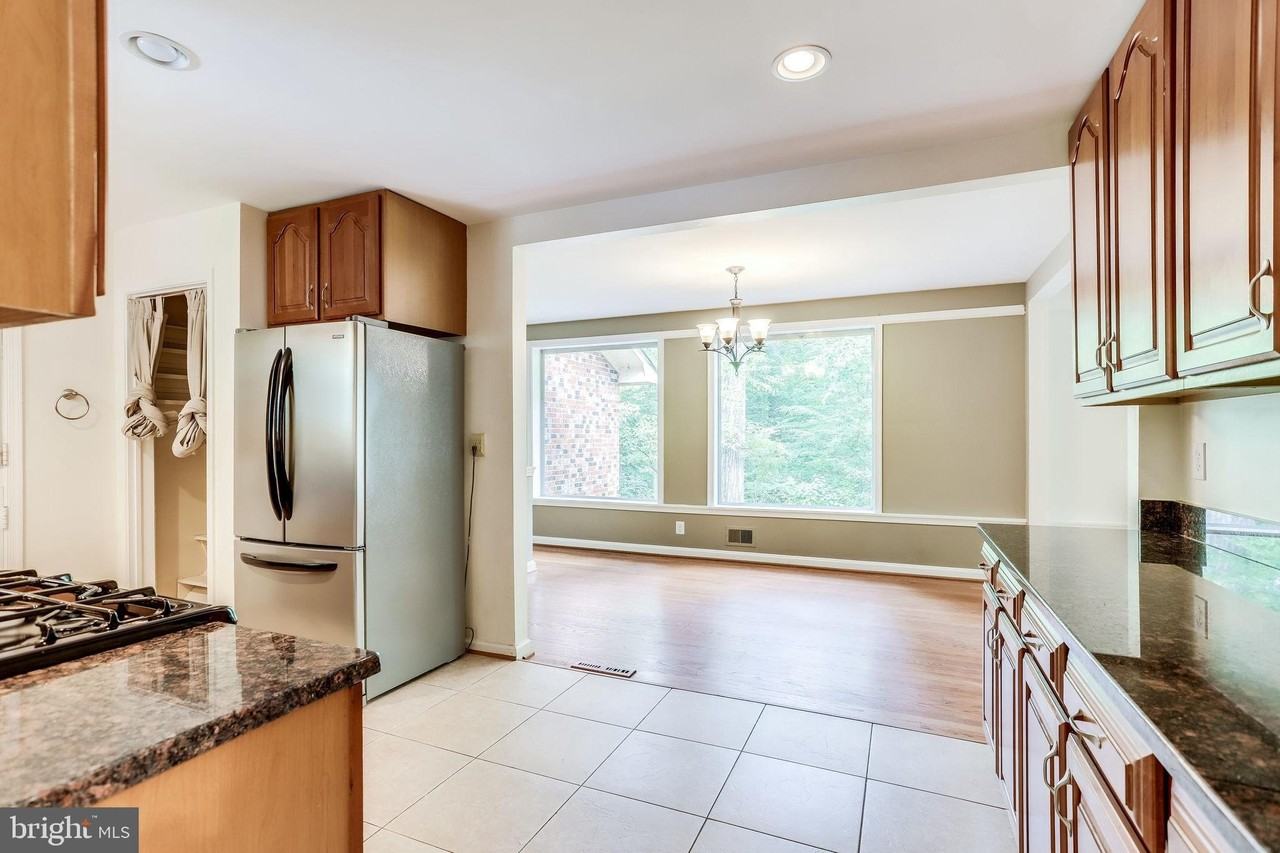 5225 Old Dominion Dr - Photo 6 of 50