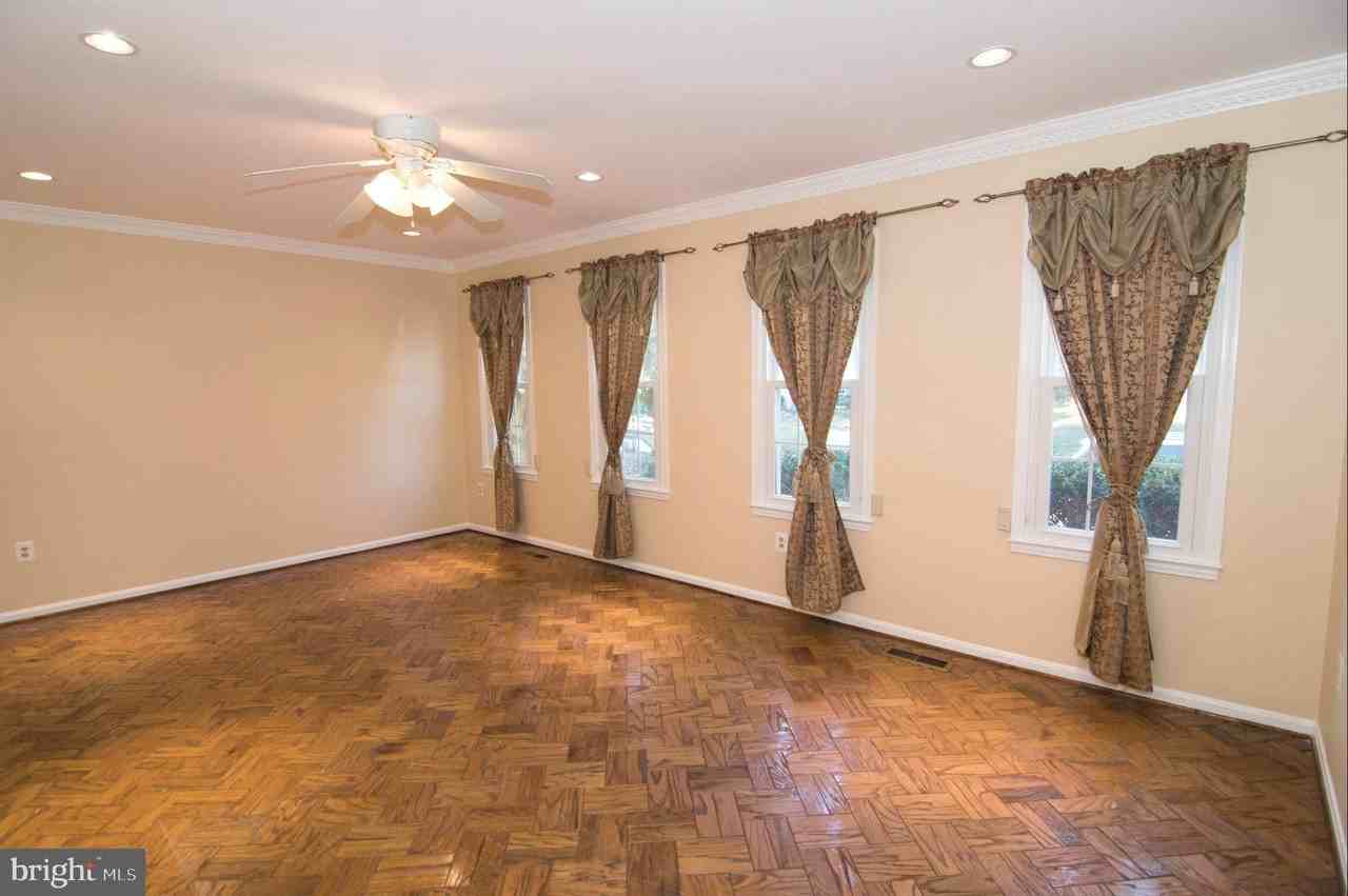 222 Apple Blossom Ct - Photo 7 of 32