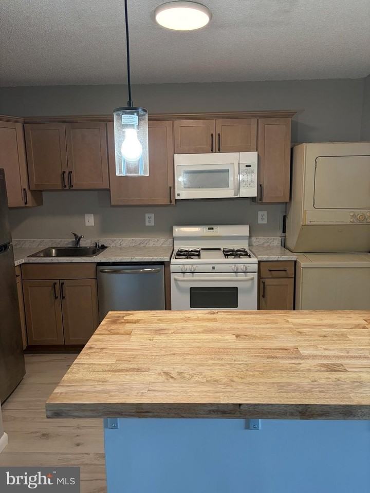 3701 S George Mason Dr #808N - Photo 3 of 16
