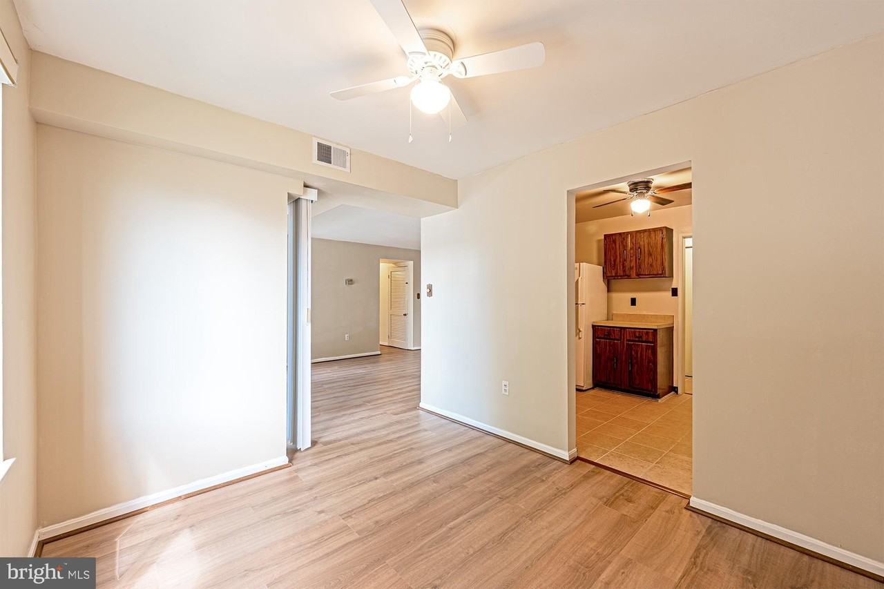 9728 Kingsbridge Dr #101 - Photo 4 of 12