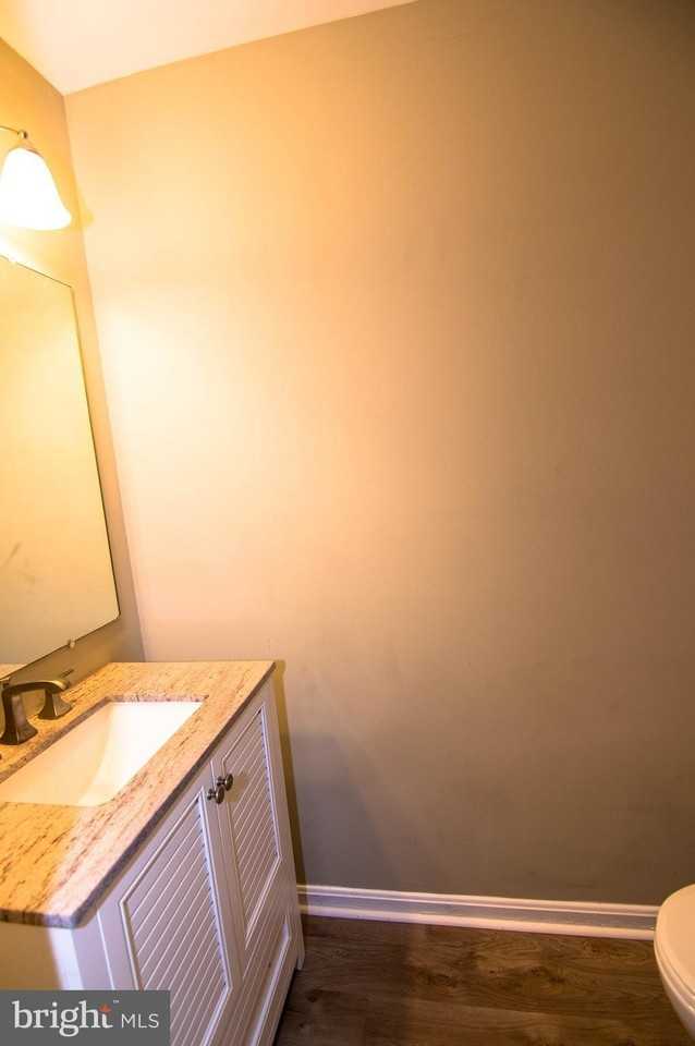 5404 Helm Ct - Photo 2 of 24