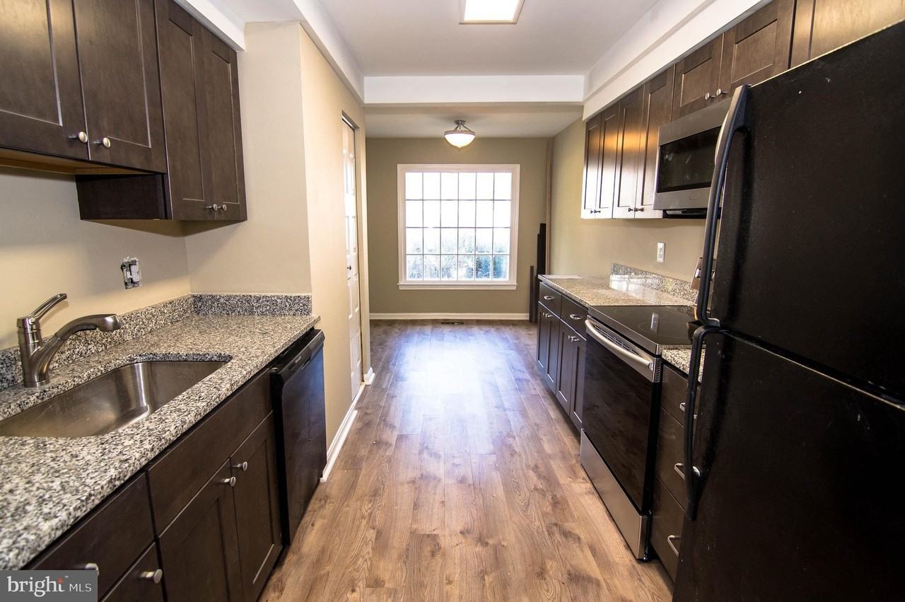 5404 Helm Ct - Photo 5 of 24