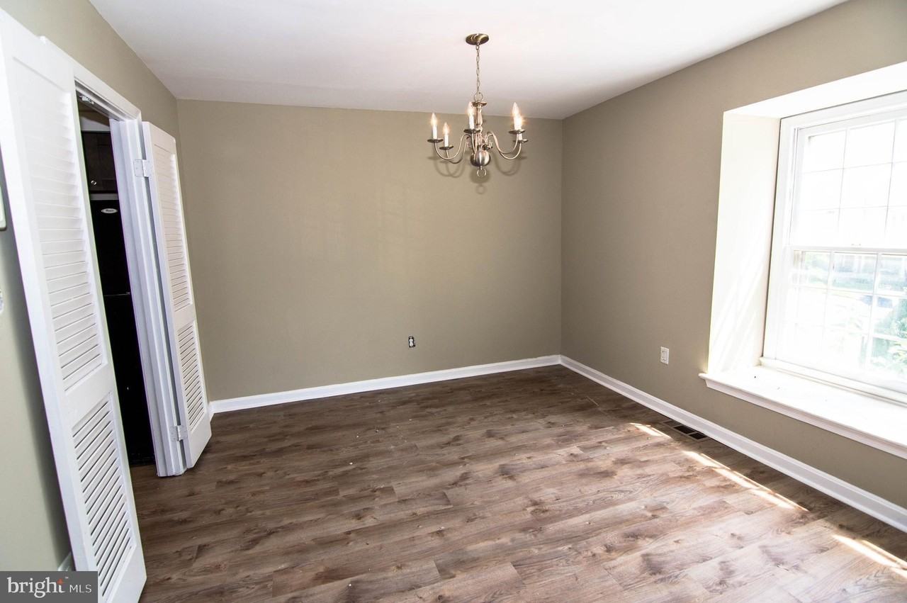 5404 Helm Ct - Photo 6 of 24