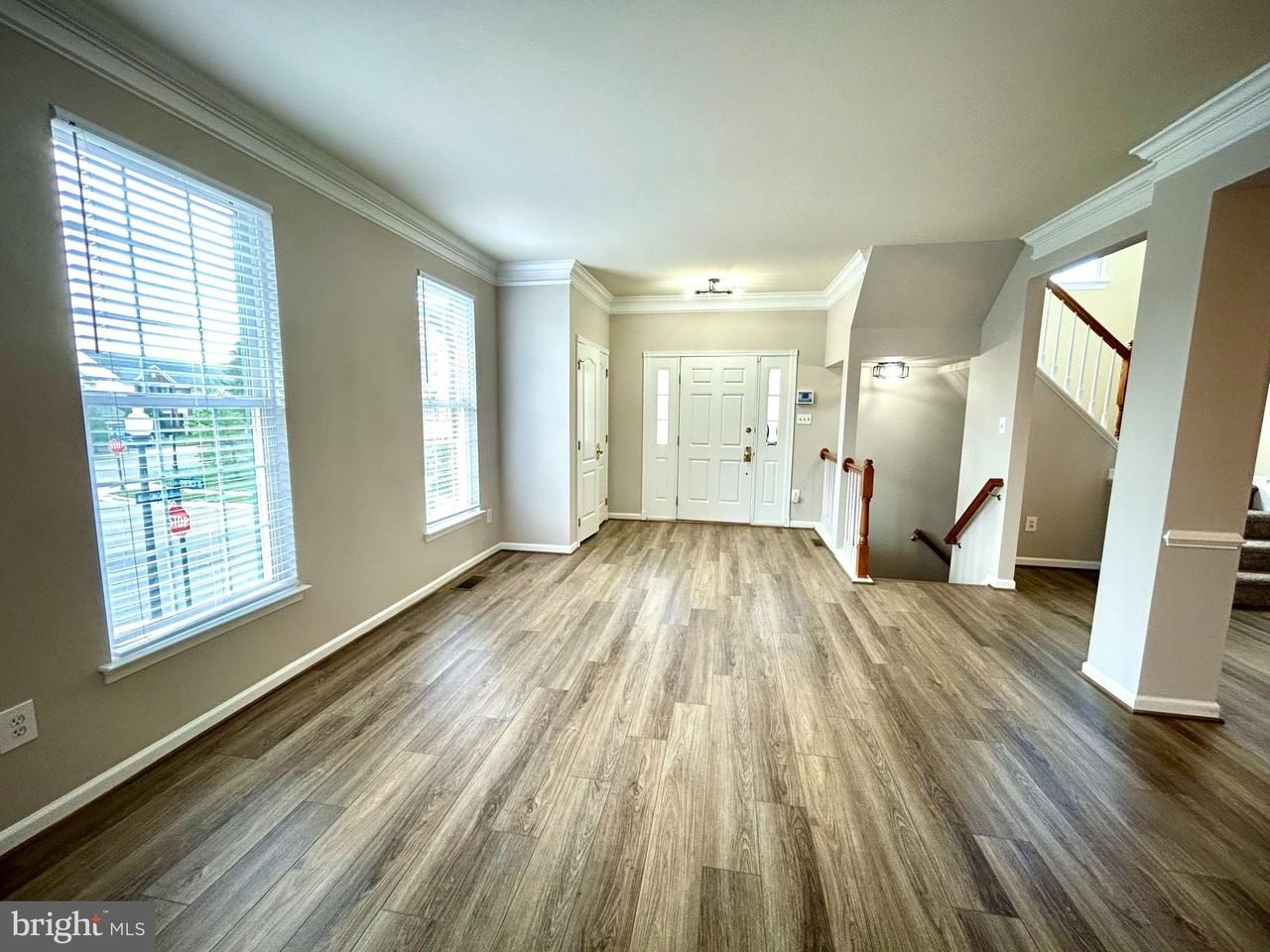 25937 Kirkwood Sq - Photo 7 of 44