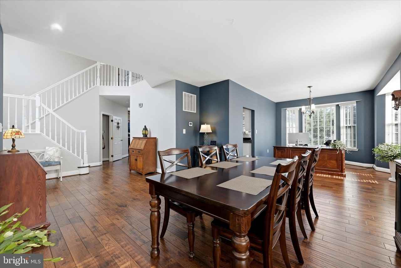704 Seaton Ct Se - Photo 7 of 50