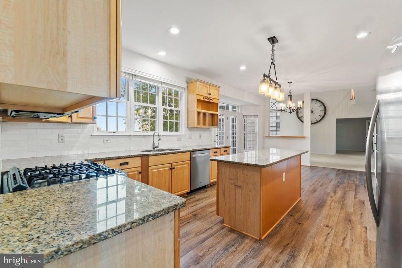 2798 Burrough Hill Ln - Photo 7 of 50