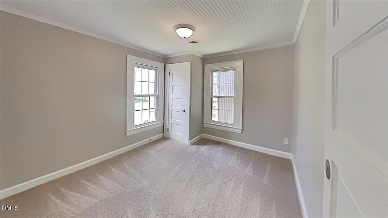 415 Caswell St - Photo 5 of 10