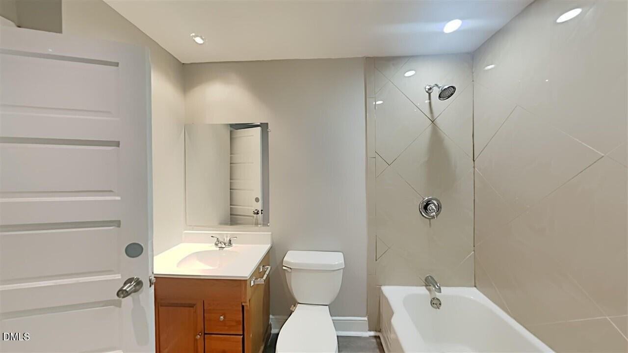 415 Caswell St - Photo 7 of 10