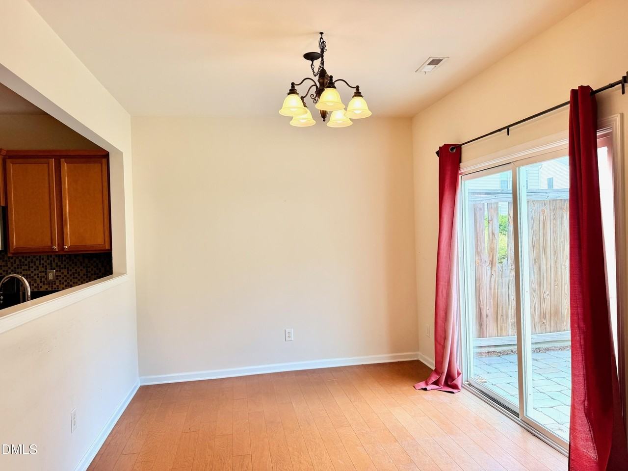 1004 Corwith Dr - Photo 4 of 19