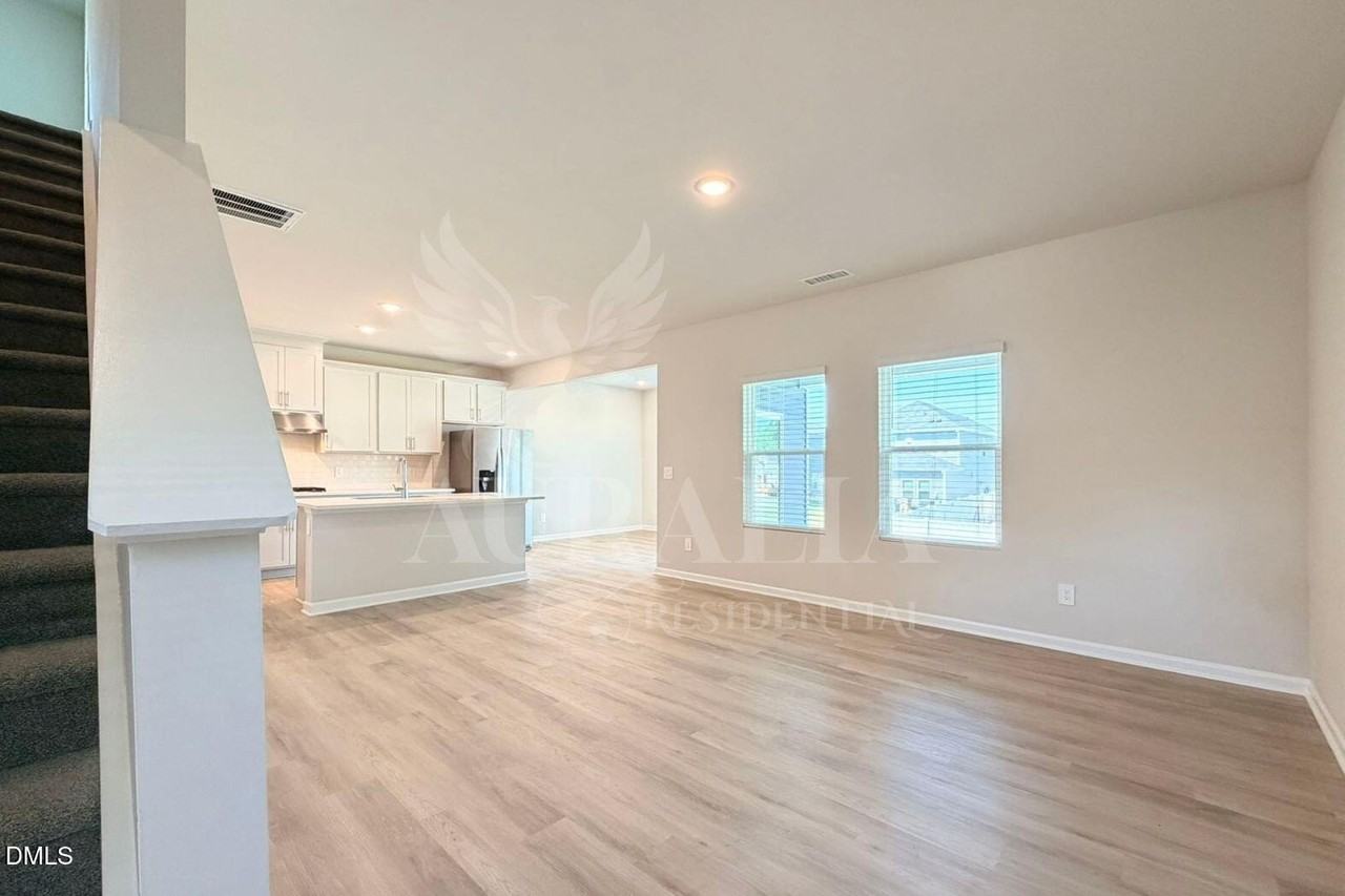 645 Red River Dr - Photo 5 of 45
