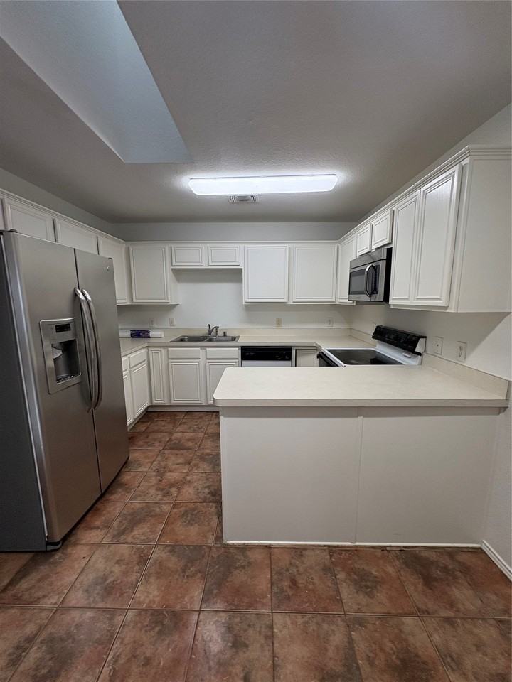 7420 Wild Brick Dr - Photo 3 of 10
