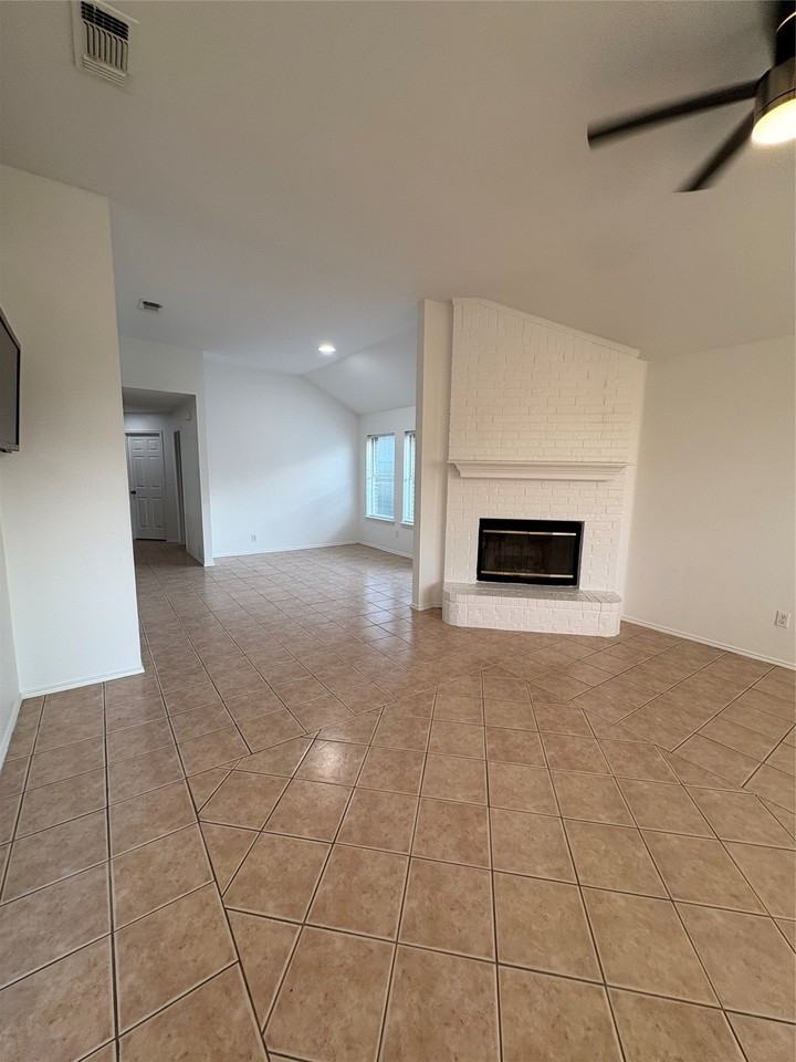7420 Wild Brick Dr - Photo 4 of 10