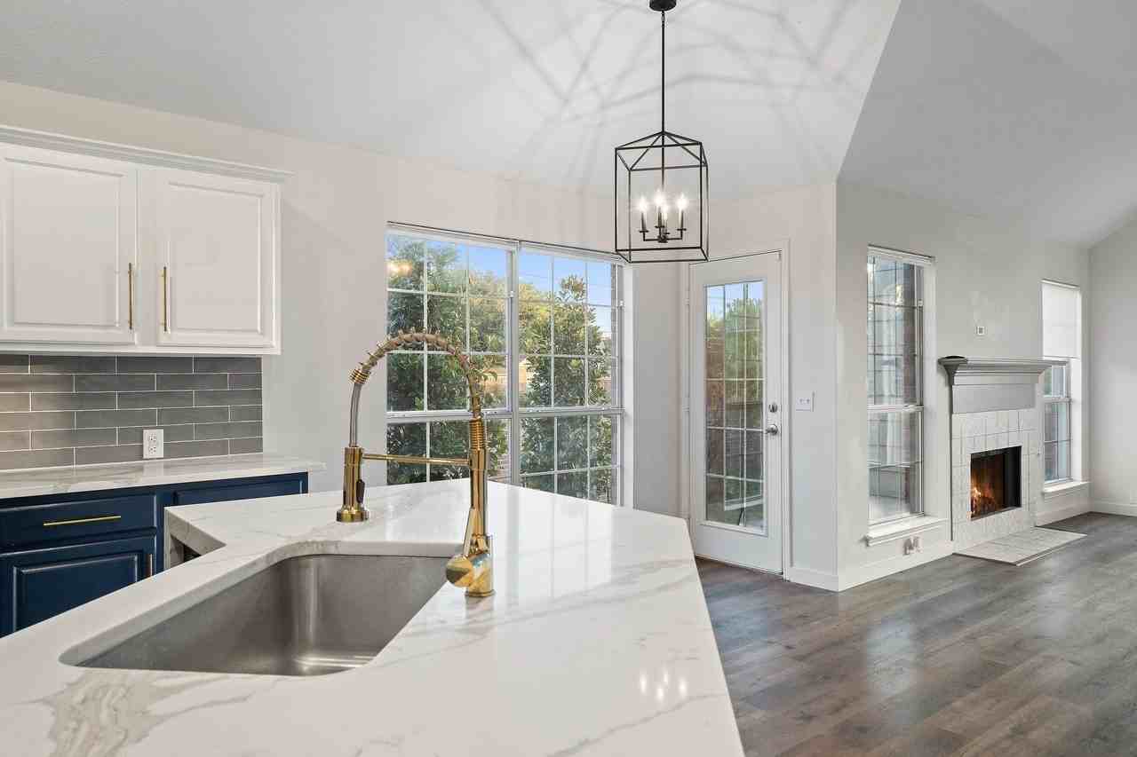 7301 Beckington Dr - Photo 6 of 30
