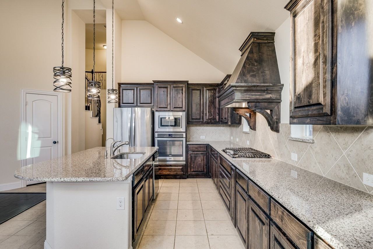 14016 Notting Hill Dr - Photo 5 of 23