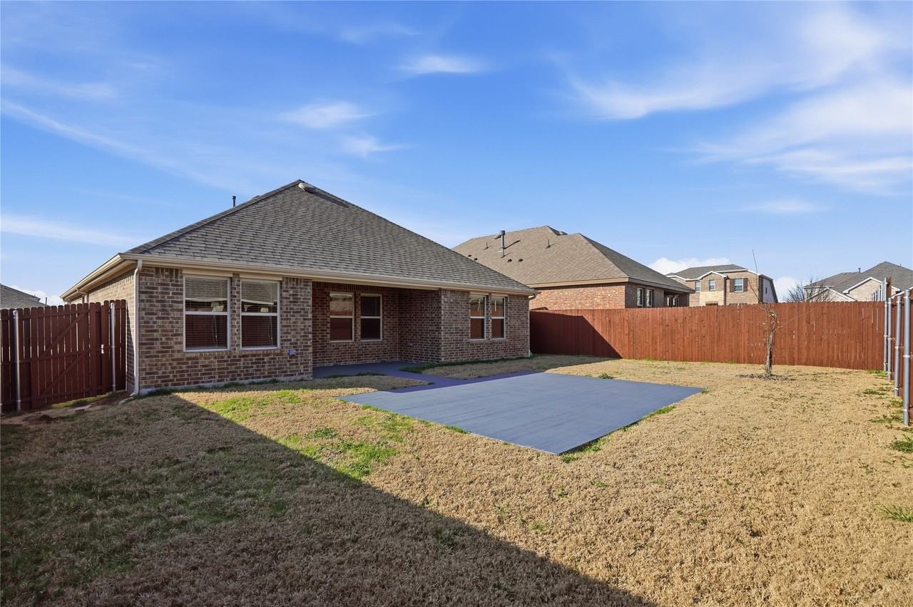 812 Indigo Rd - Photo 2 of 28