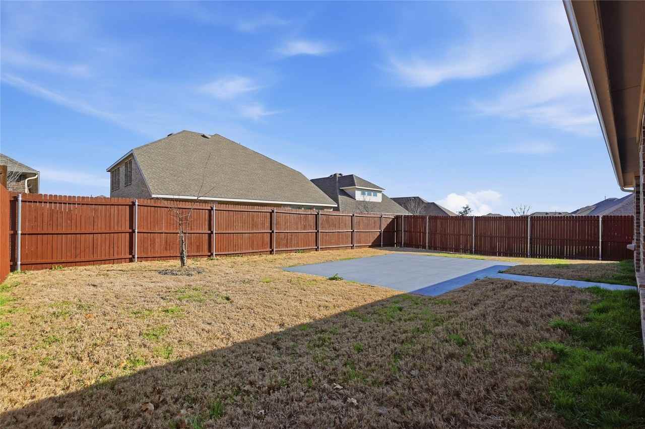 812 Indigo Rd - Photo 3 of 28