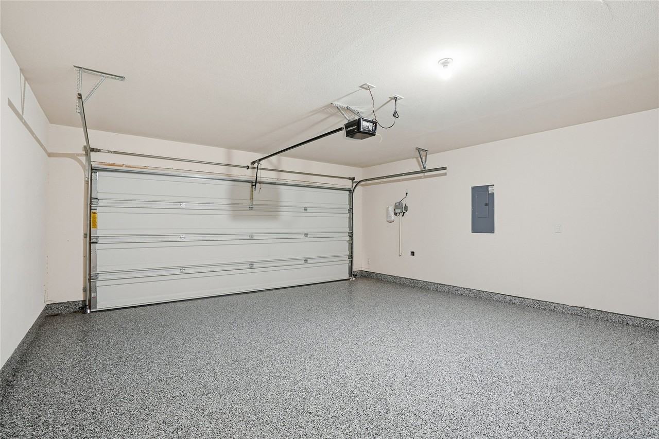812 Indigo Rd - Photo 4 of 28