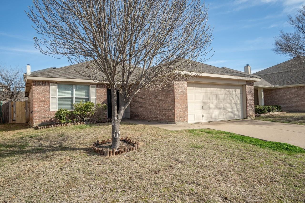 2117 Laughlin Rd - Photo 3 of 26