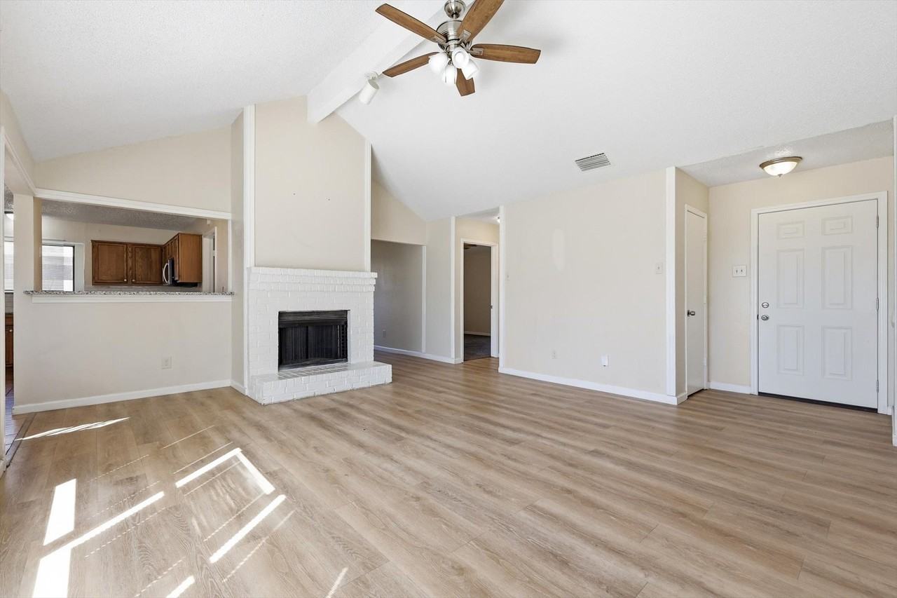 1234 Roan Dr - Photo 3 of 21