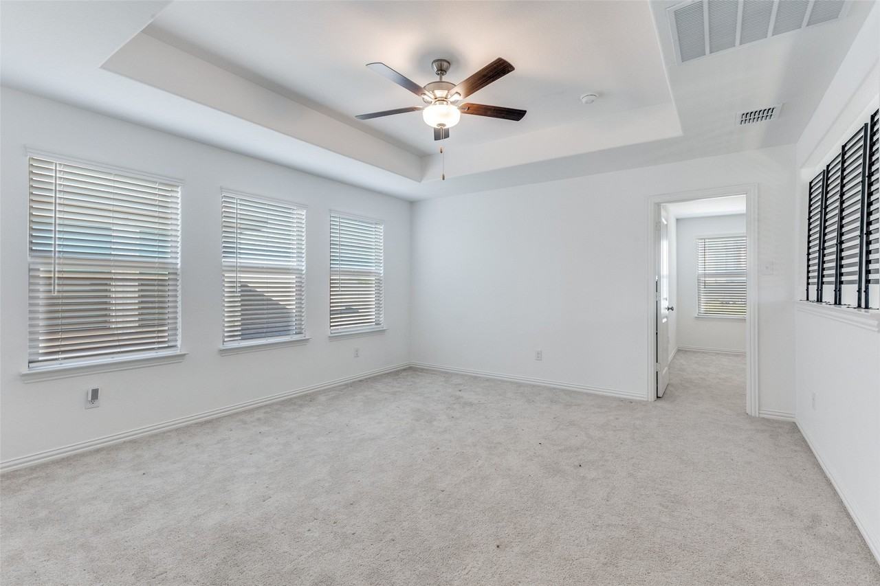 10041 Elkhorn Dr - Photo 6 of 15