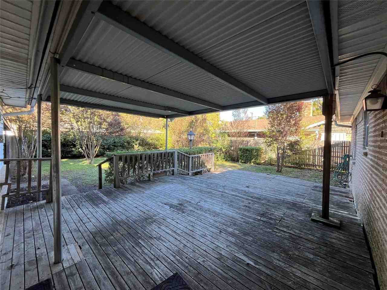 1302 Cherokee Dr - Photo 5 of 20