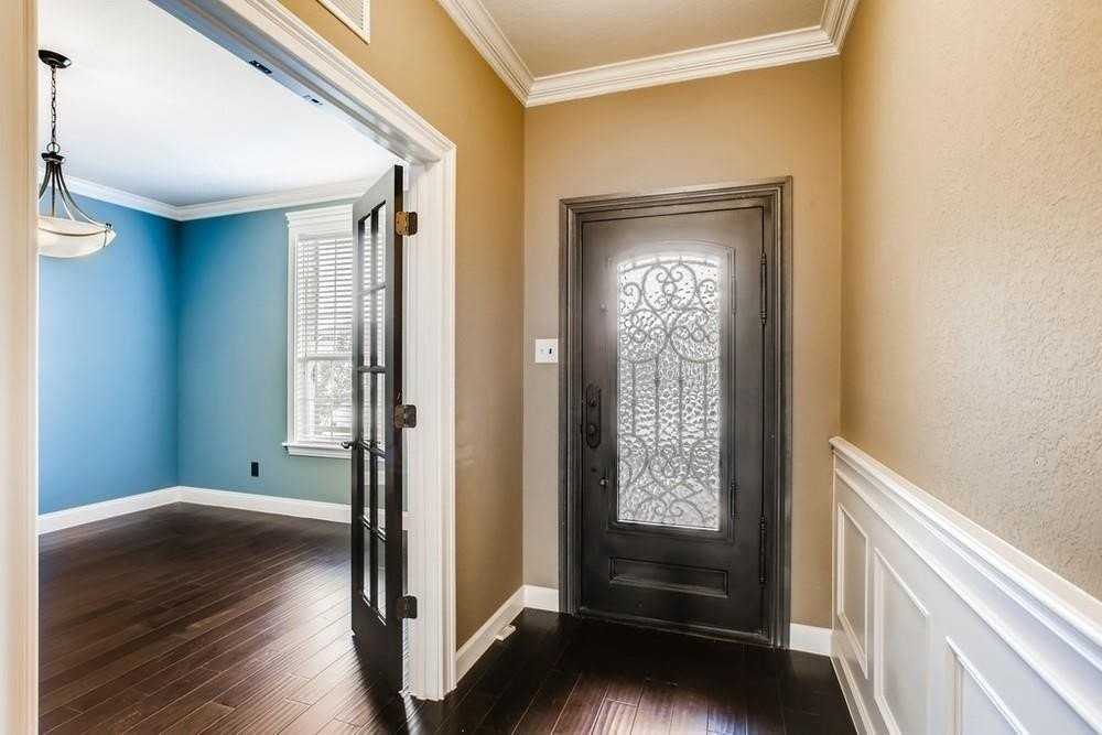 2009 Avondown Rd - Photo 4 of 33