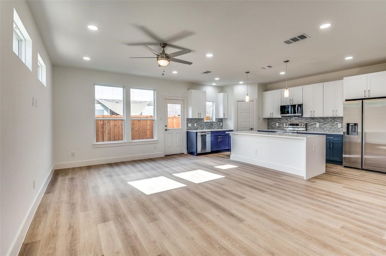 7307 Rubio Pl - Photo 5 of 17