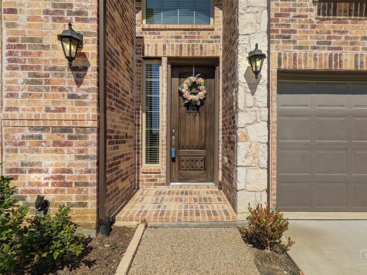 1228 Horsetail Dr - Photo 2 of 38
