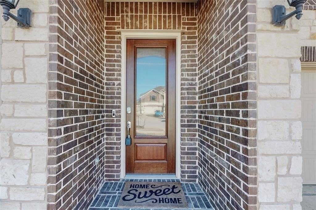 10143 Prairie Dr - Photo 3 of 38