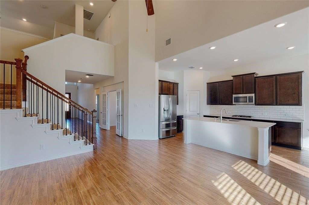 10143 Prairie Dr - Photo 6 of 38