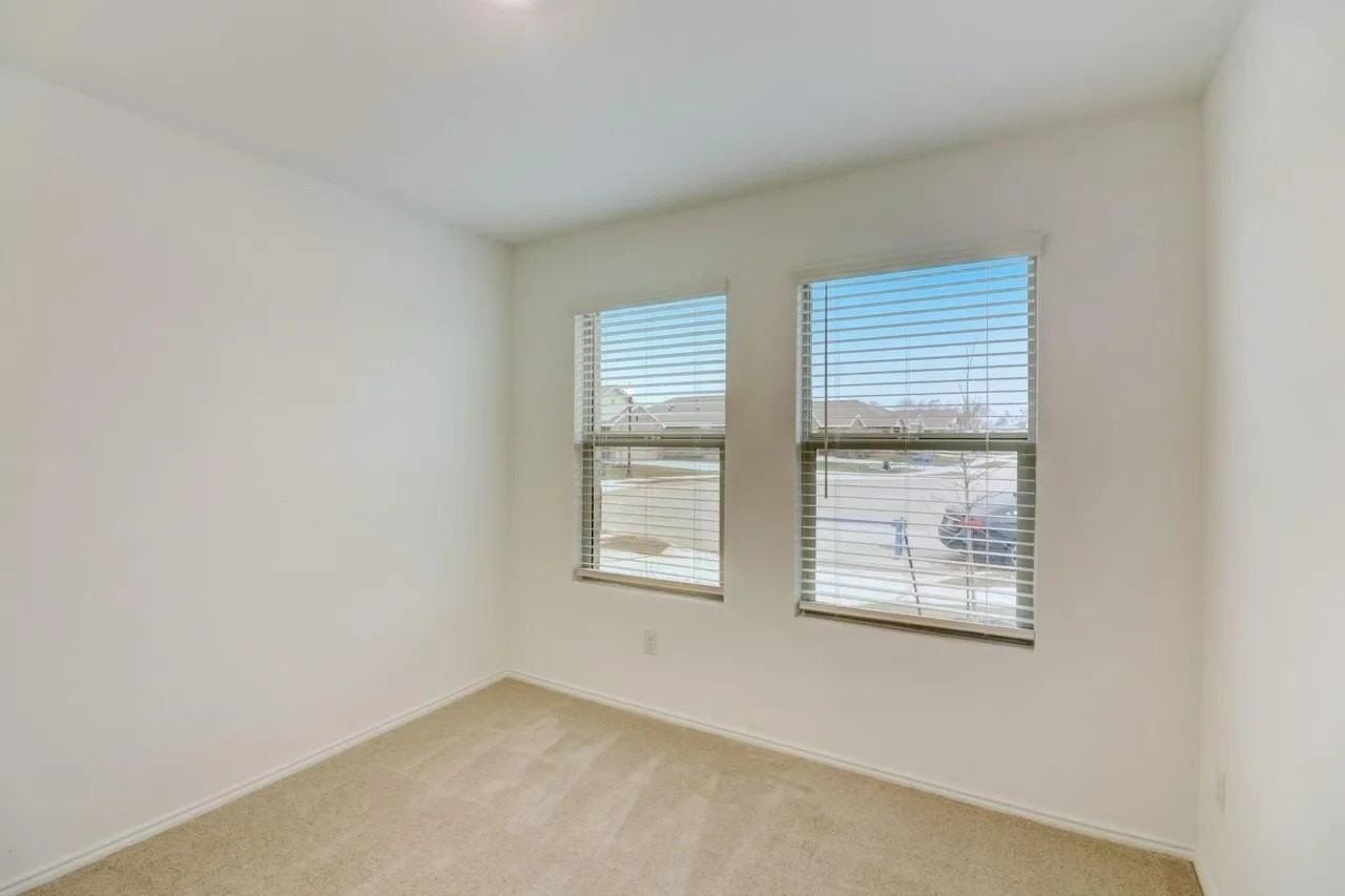 2836 Ozark Cir - Photo 6 of 14
