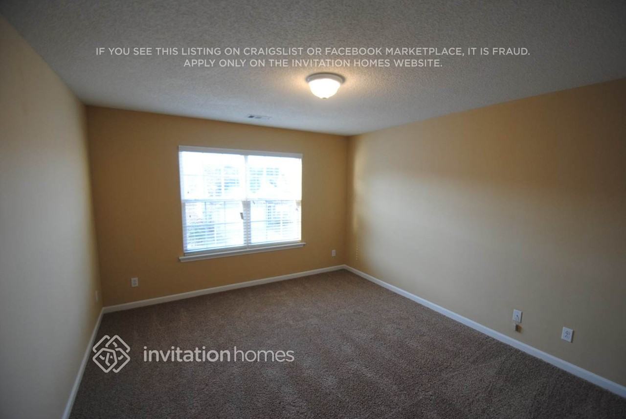 3509 Devon Chase Rd - Photo 4 of 6