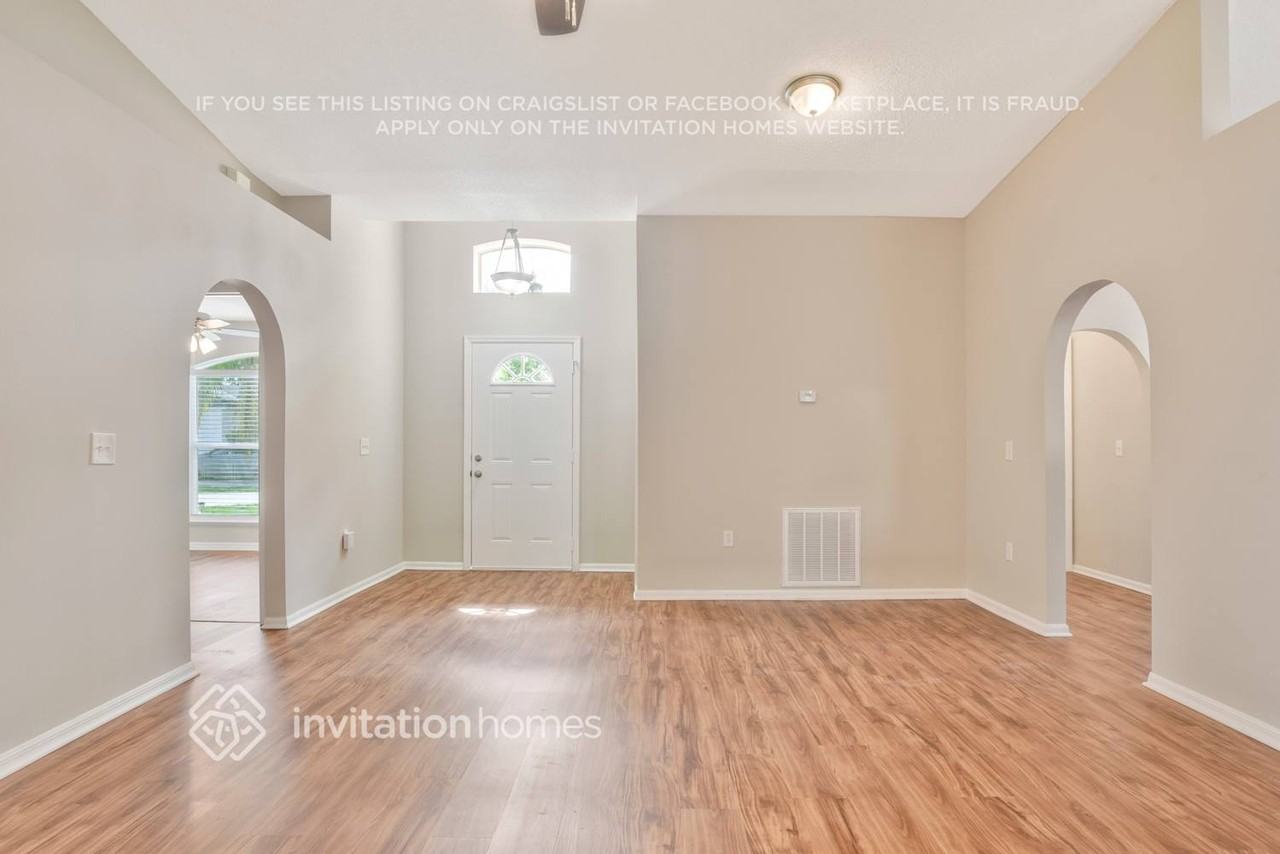 418 Pointe Allyson Way - Photo 4 of 33