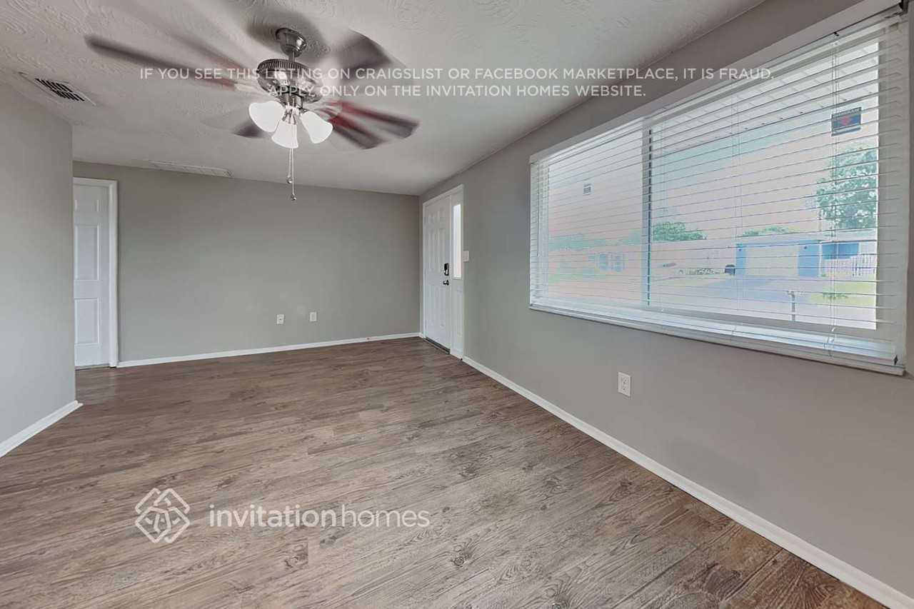 5124 Janice Ln - Photo 3 of 16