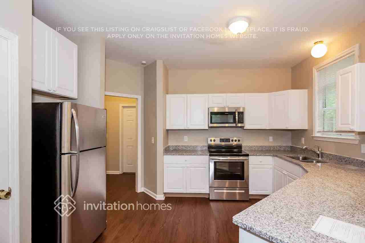 6401 Stoxmeade Dr - Photo 7 of 21