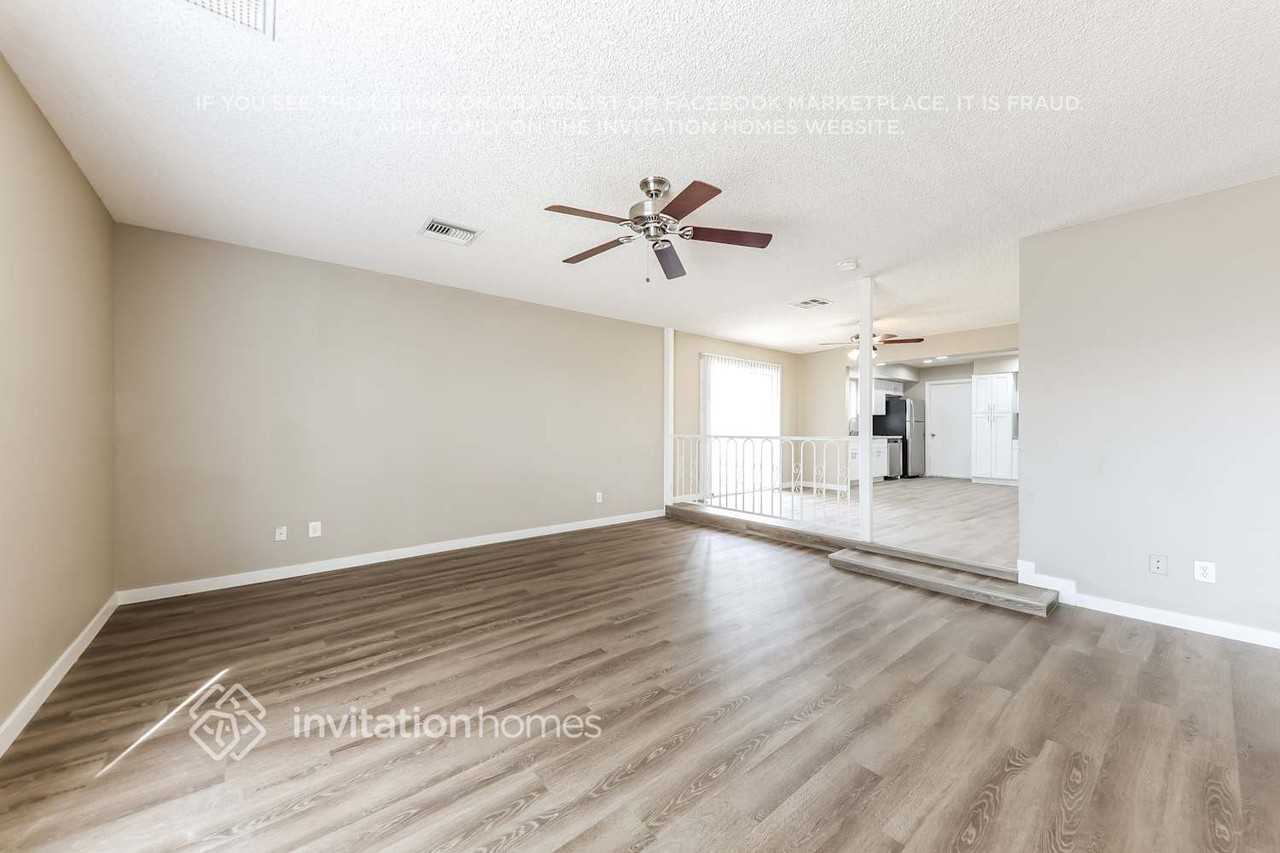 3751 W Shangri La Rd - Photo 3 of 17