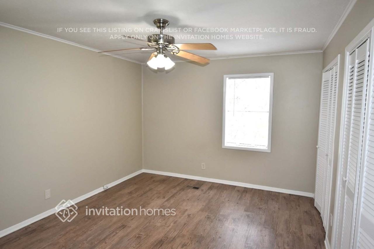 110 Woodglen Ct - Photo 4 of 8