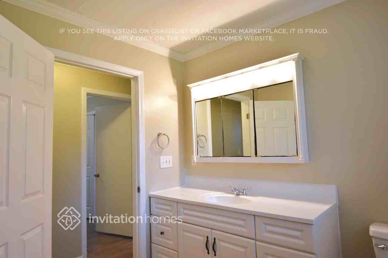 110 Woodglen Ct - Photo 6 of 8