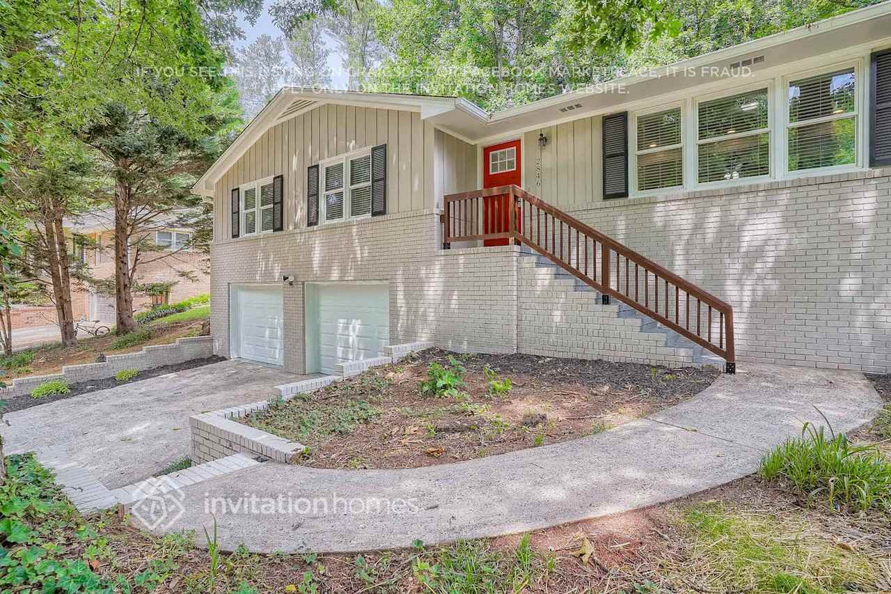 2846 Cedarbrook Dr - Photo 3 of 25