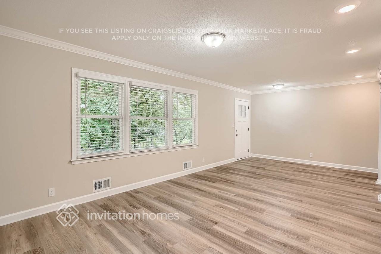 2846 Cedarbrook Dr - Photo 4 of 25