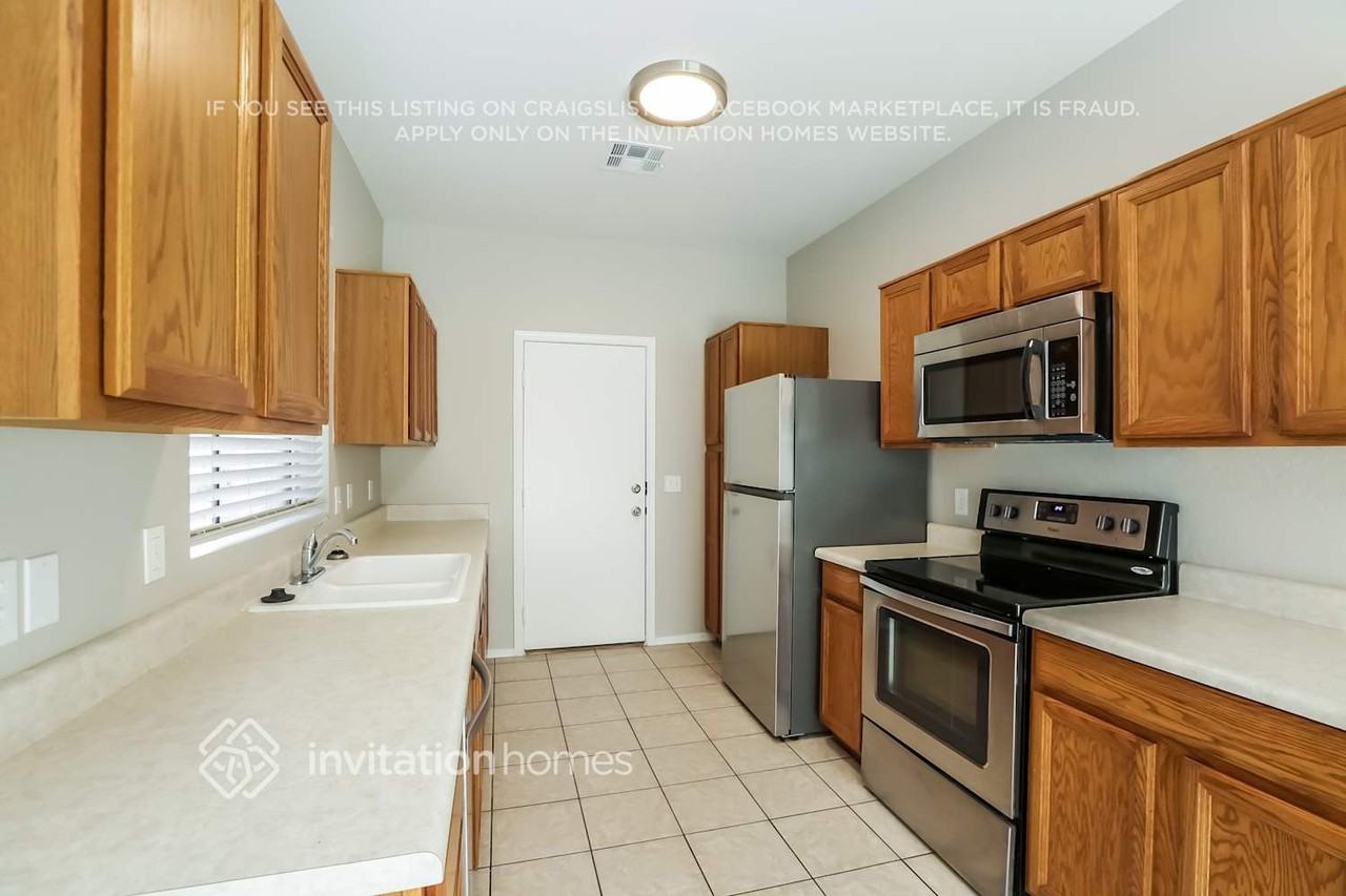 4013 W Pollack St - Photo 6 of 15