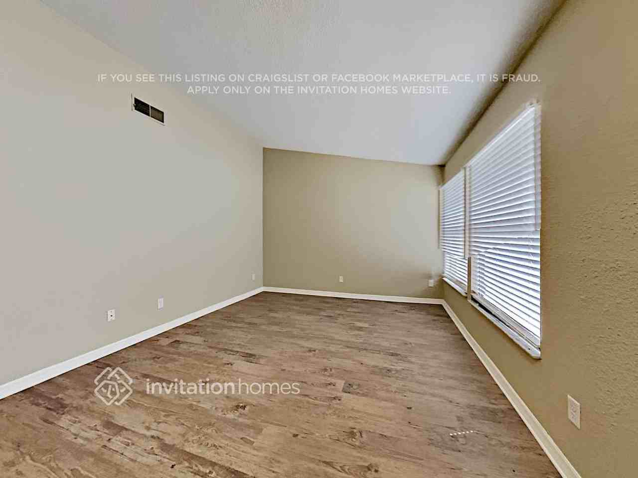 979 N Jerico Dr - Photo 3 of 12