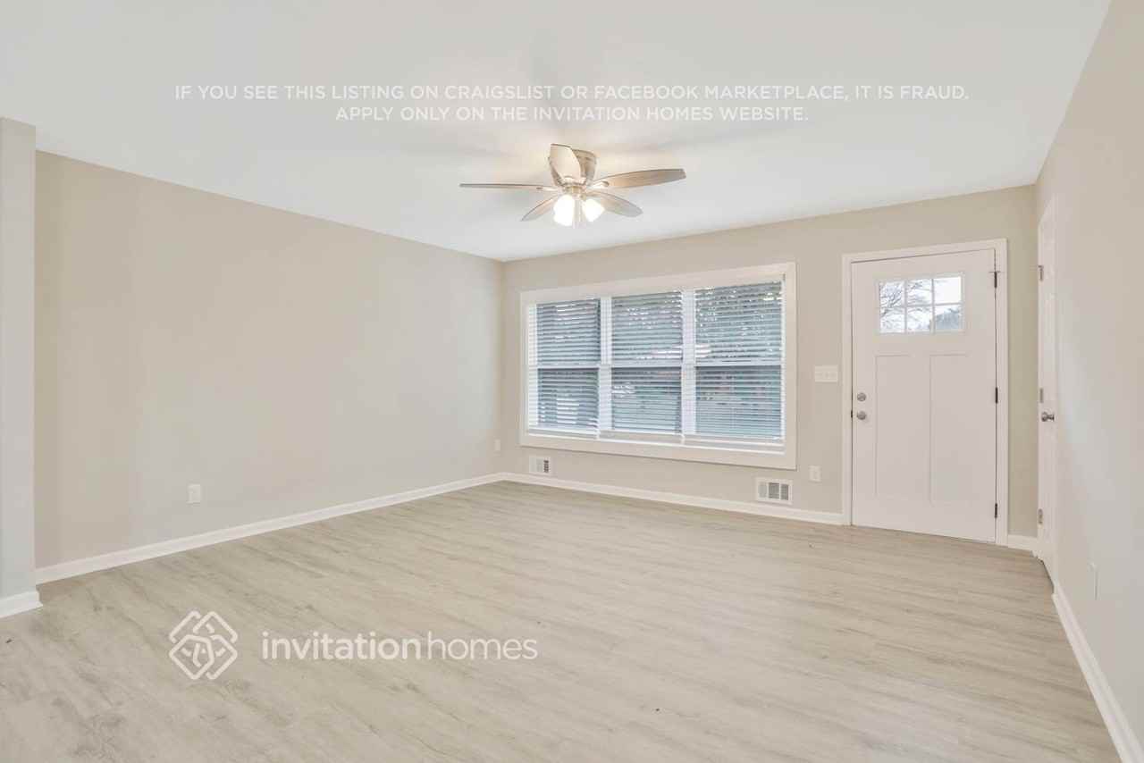 1100 Grace St Sw - Photo 5 of 27
