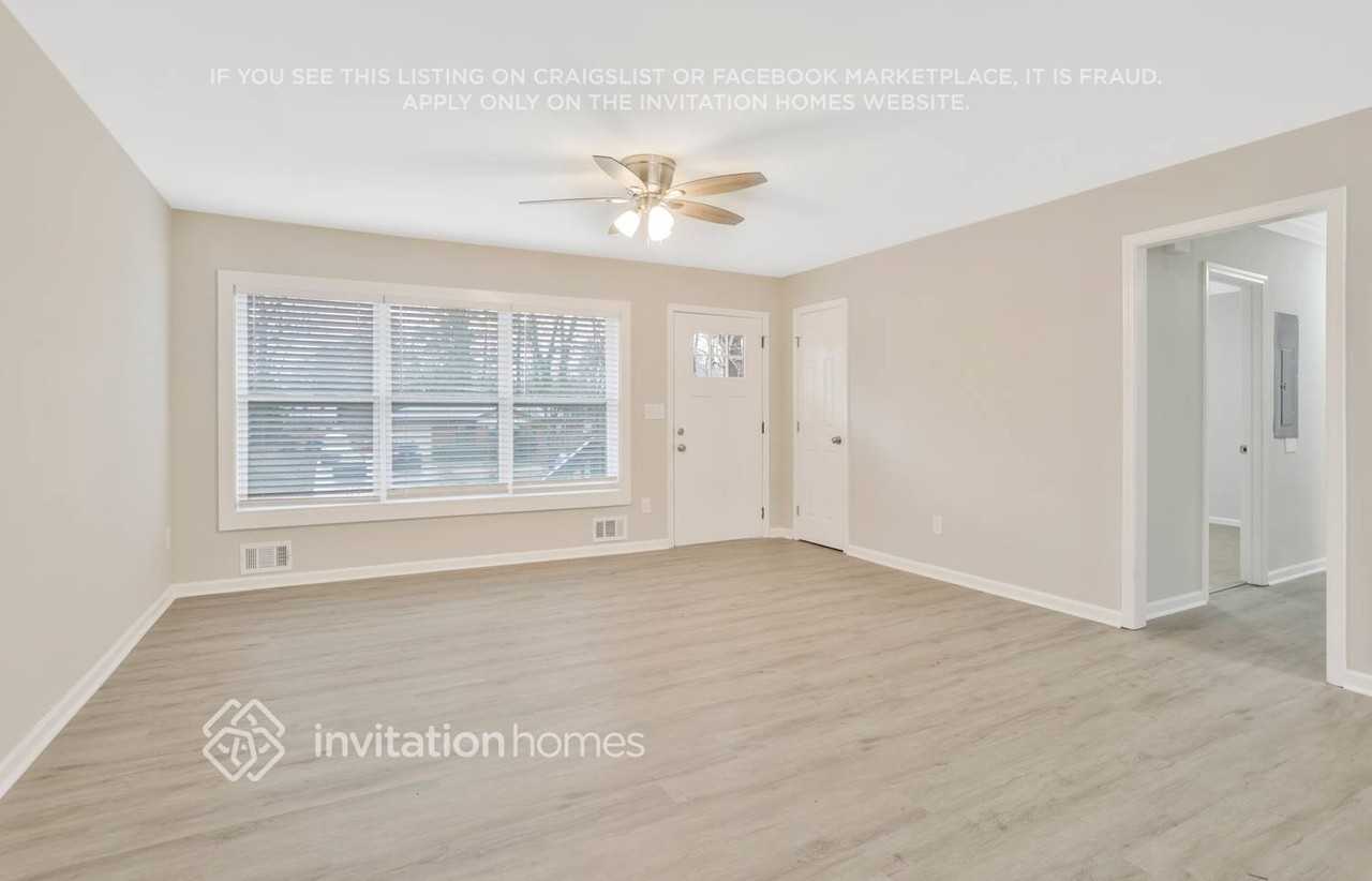 1100 Grace St Sw - Photo 6 of 27