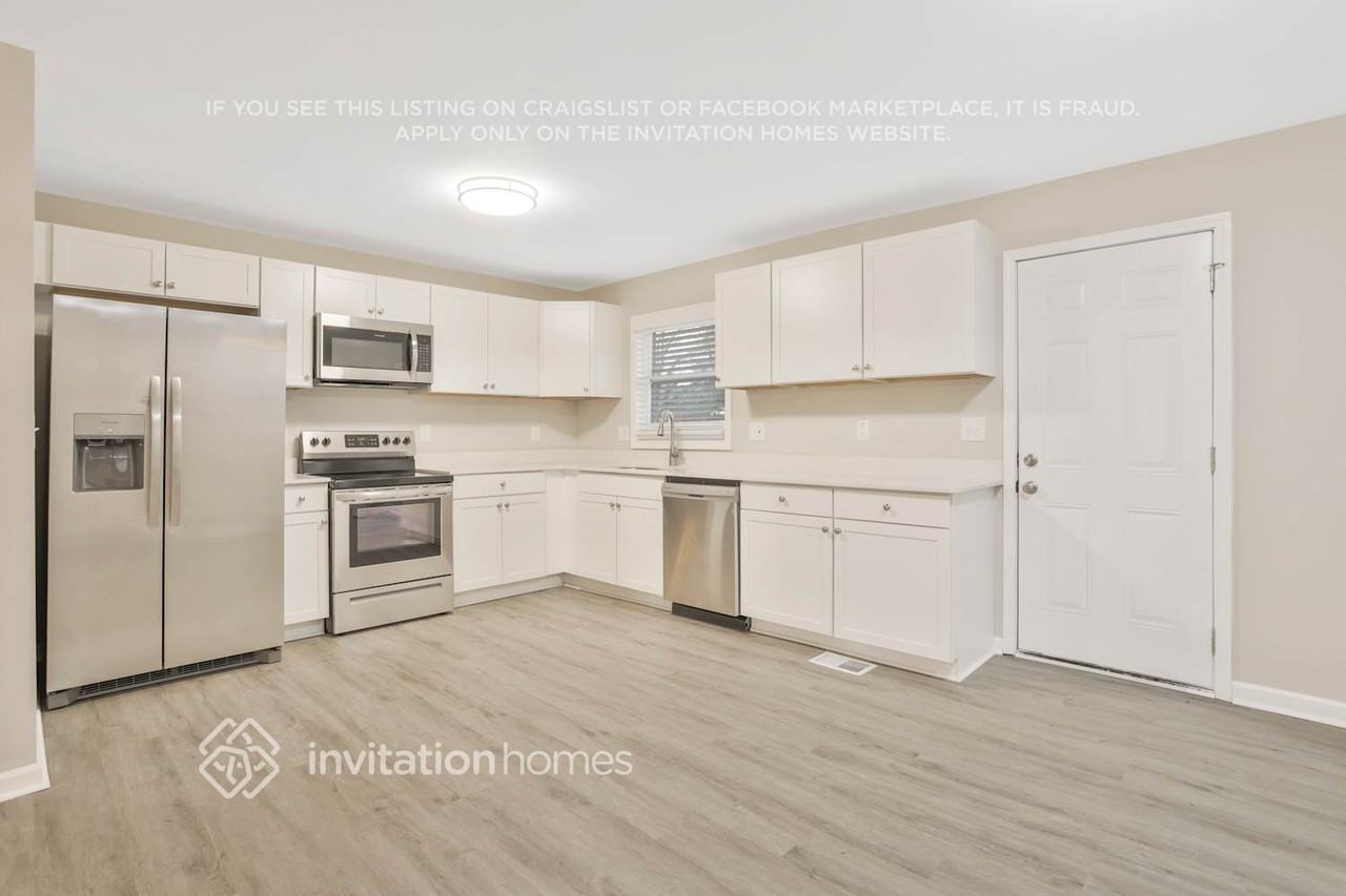 1100 Grace St Sw - Photo 7 of 25