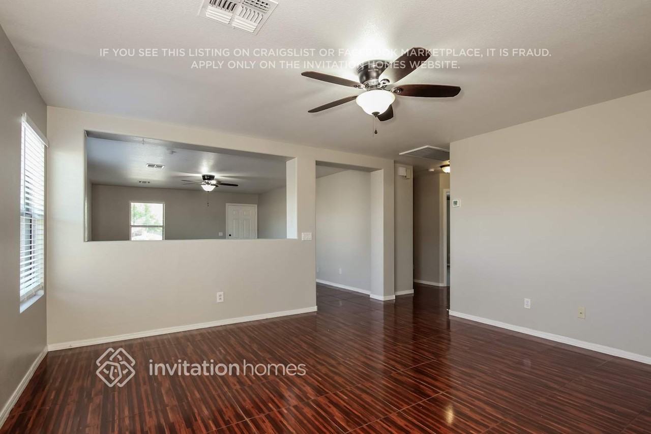 11530 W Flores Dr - Photo 2 of 15