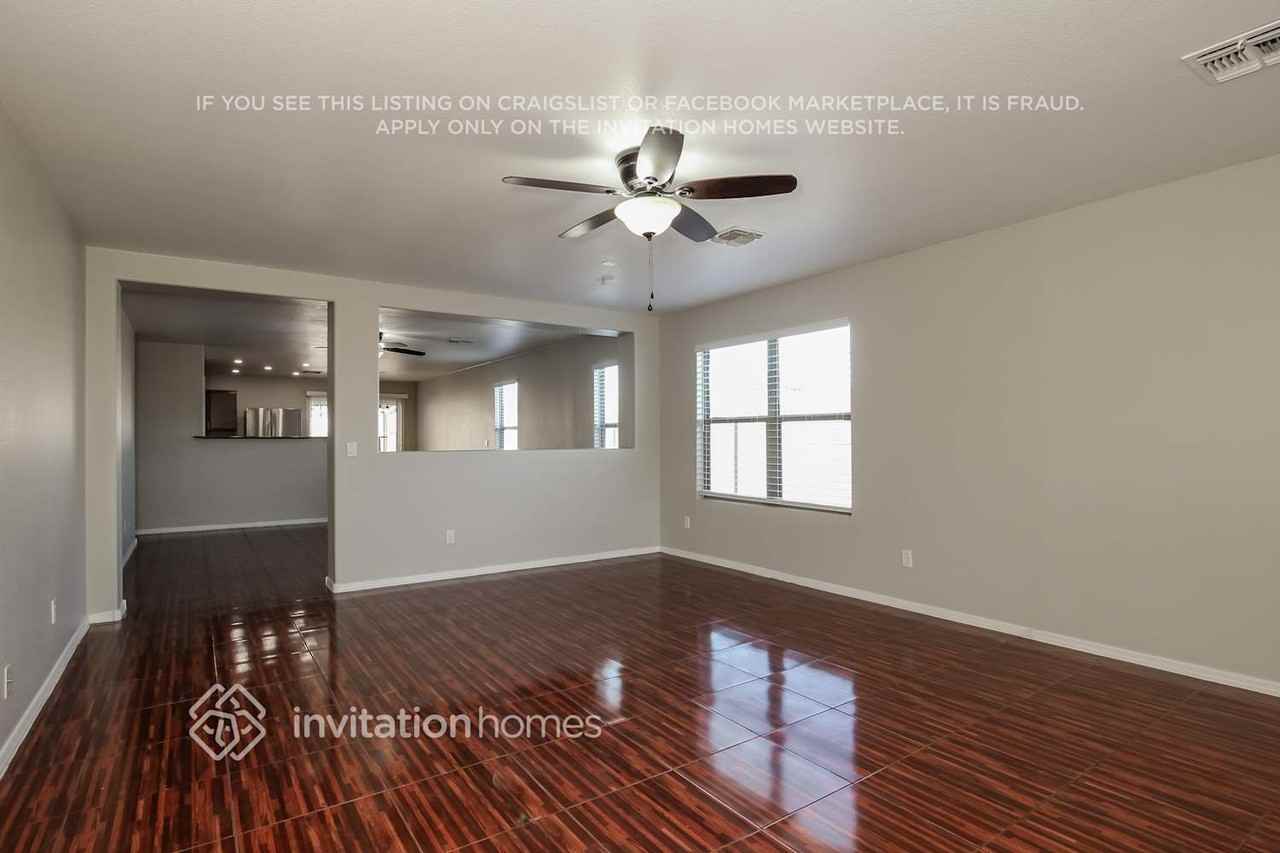 11530 W Flores Dr - Photo 3 of 15