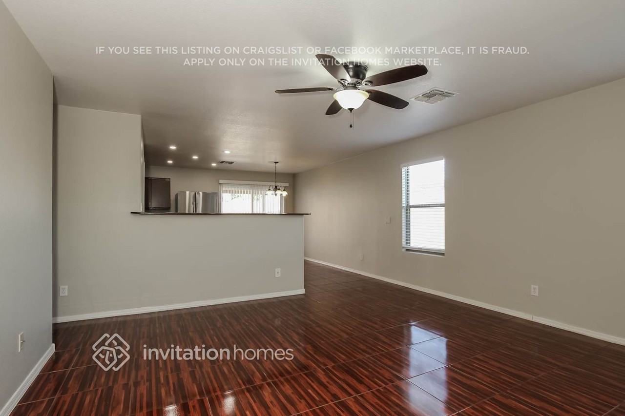 11530 W Flores Dr - Photo 4 of 15