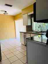 8136 Nw 21st Ct - Photo 3 of 8
