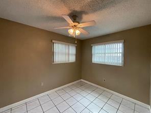 8136 Nw 21st Ct - Photo 5 of 8
